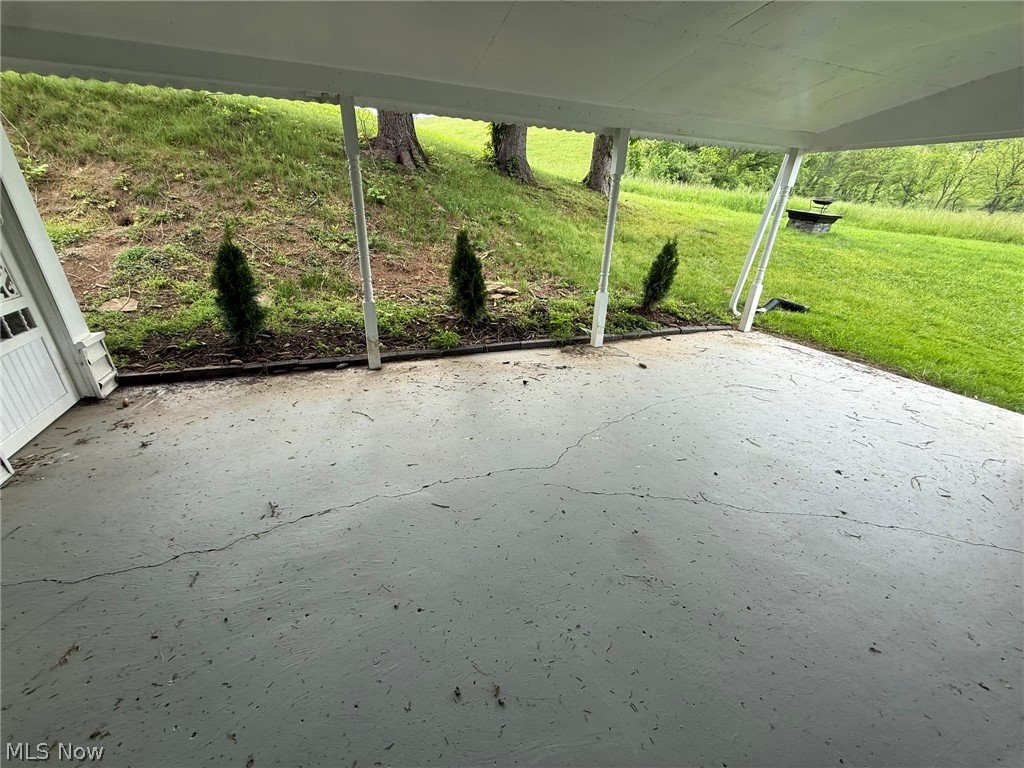 4528 Gintz Road NE Dover OH 44622