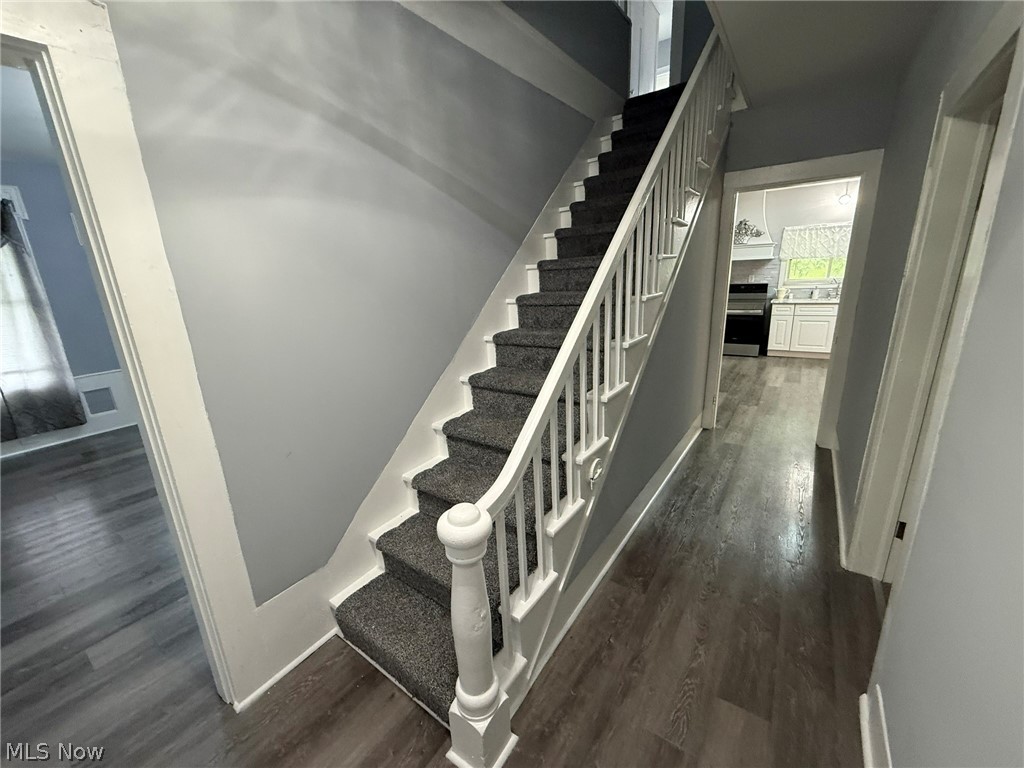 4528 Gintz Road NE Dover OH 44622