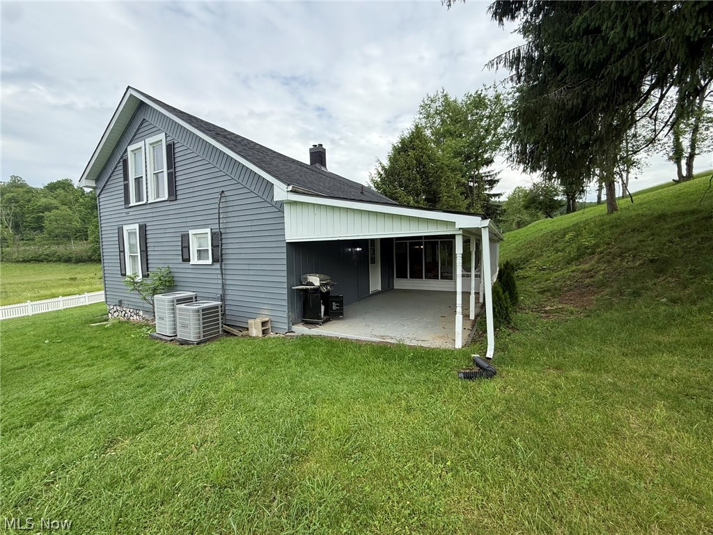4528 Gintz Road NE Dover OH 44622