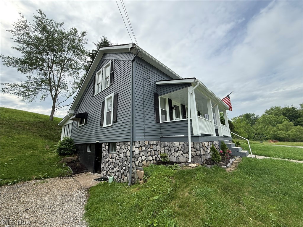 4528 Gintz Road NE Dover OH 44622