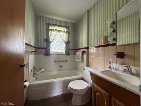 1021 W College Road Alliance OH 44601