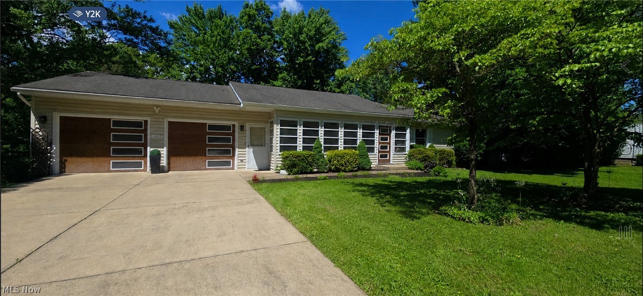 1565 Duffus Road NE Howland OH 44484