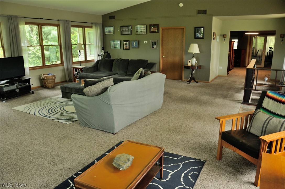 1565 Duffus Road NE Howland OH 44484