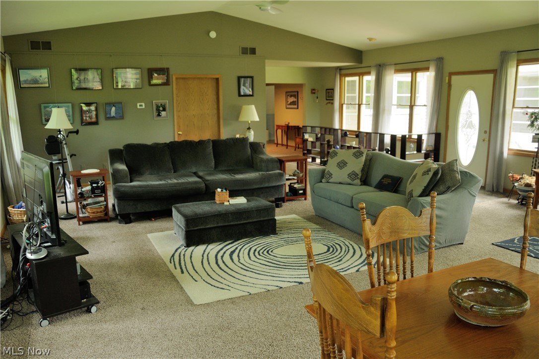 1565 Duffus Road NE Howland OH 44484