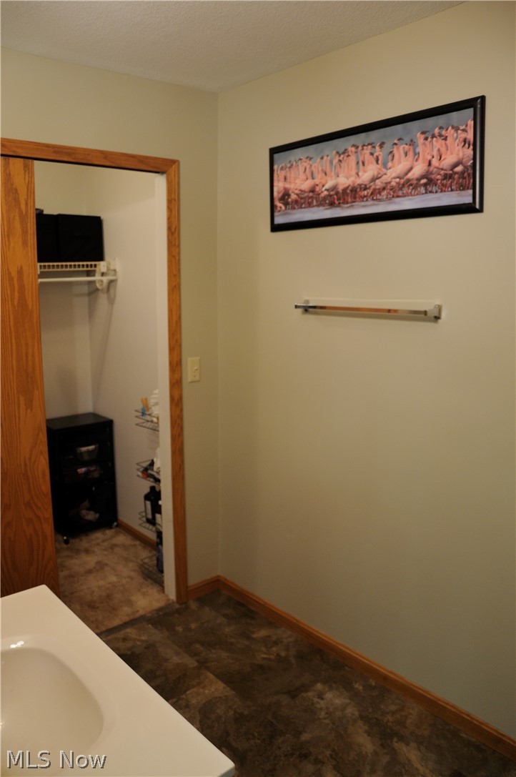1565 Duffus Road NE Howland OH 44484