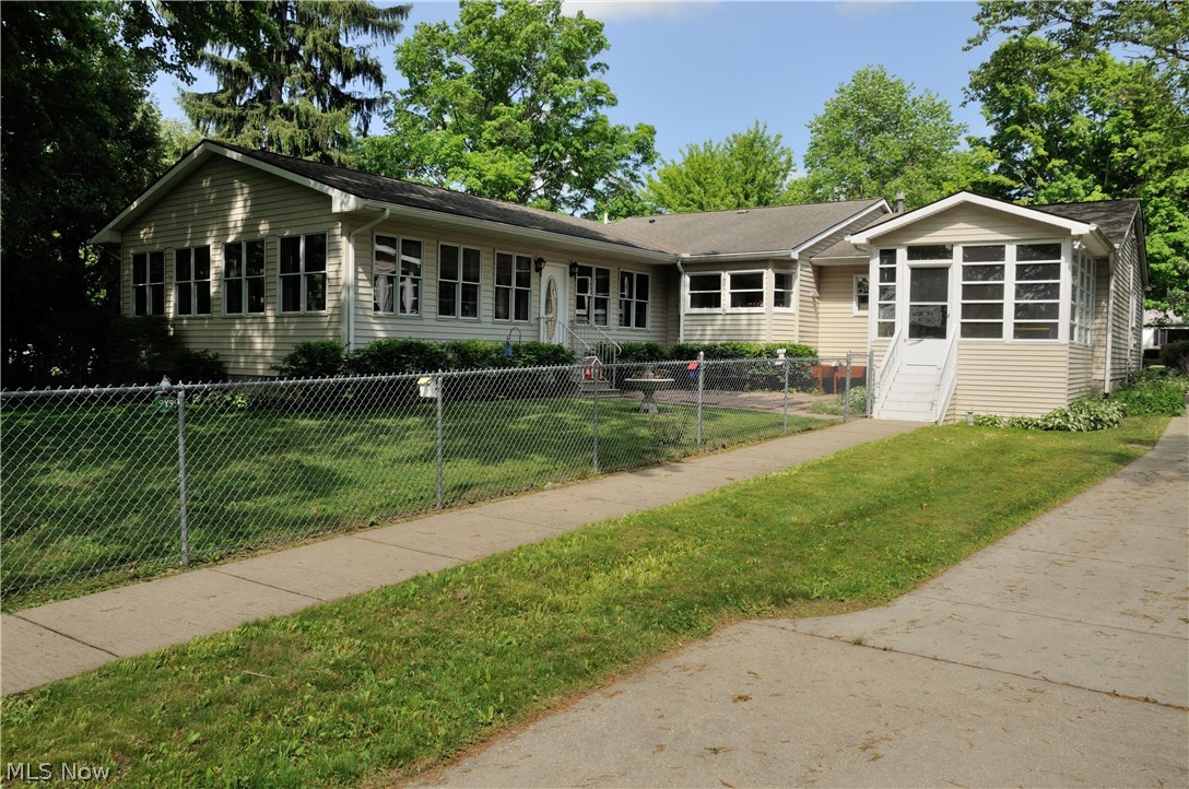1565 Duffus Road NE Howland OH 44484