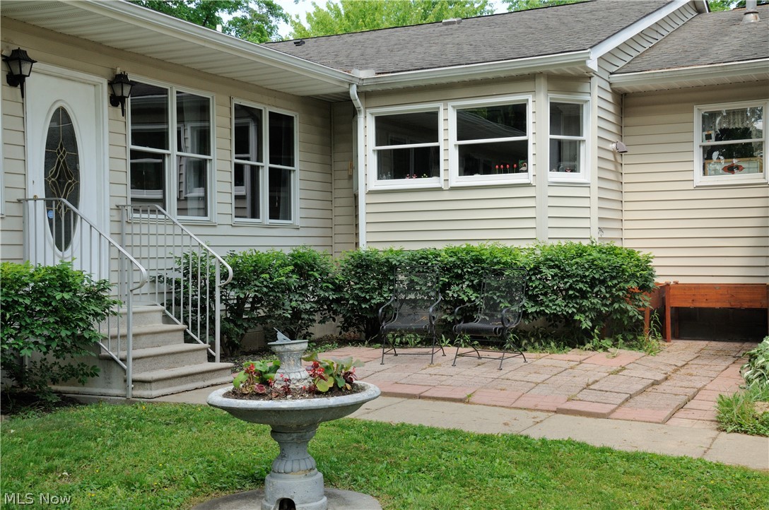 1565 Duffus Road NE Howland OH 44484