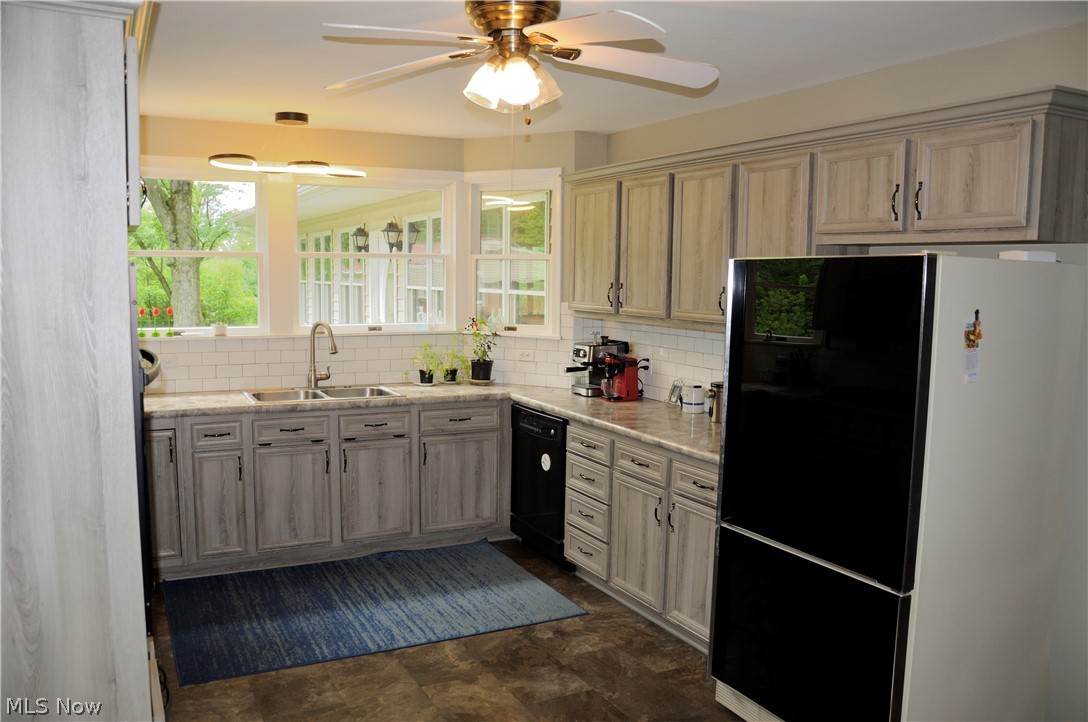 1565 Duffus Road NE Howland OH 44484
