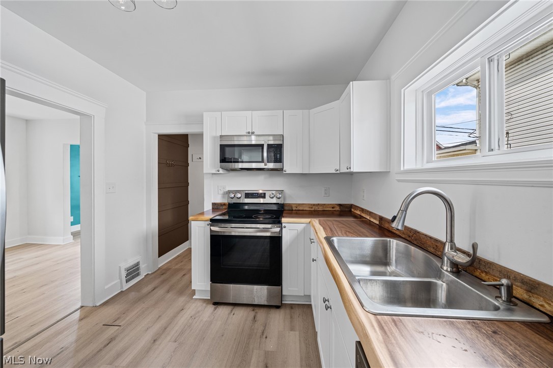 2702 Saratoga Avenue Old Brooklyn OH 44109