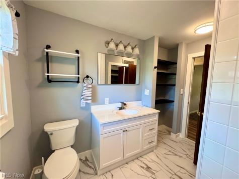 1723 Lander Road Mayfield Heights OH 44124