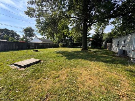1723 Lander Road Mayfield Heights OH 44124