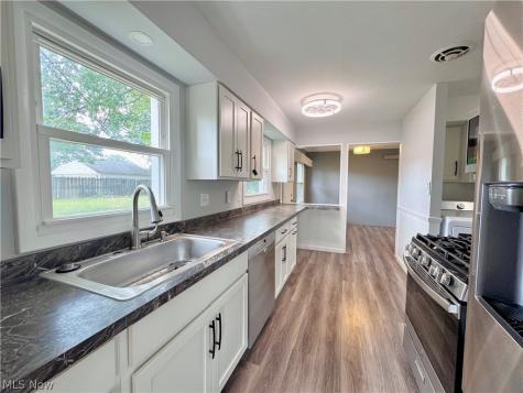 1723 Lander Road Mayfield Heights OH 44124