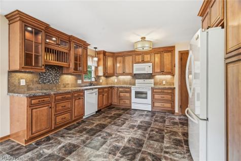 1107 Lynbrook Street SE North Canton OH 44720