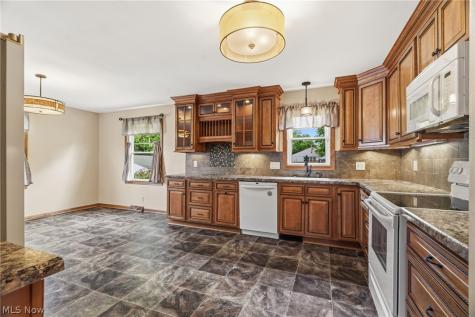 1107 Lynbrook Street SE North Canton OH 44720