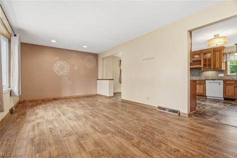 1107 Lynbrook Street SE North Canton OH 44720