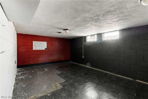 16006 Seville Road Cleveland OH 44128