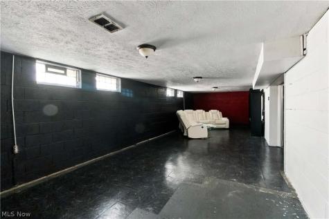 16006 Seville Road Cleveland OH 44128