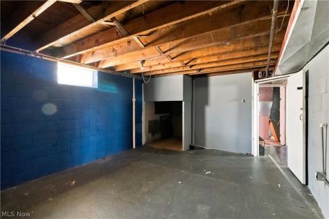 16006 Seville Road Cleveland OH 44128