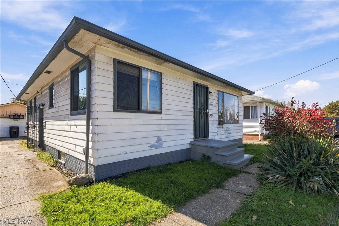 16006 Seville Road Cleveland OH 44128