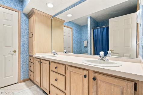 31643 Compass Cove Avon Lake OH 44012