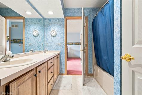 31643 Compass Cove Avon Lake OH 44012