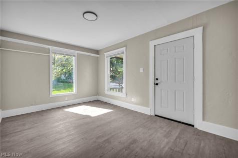 357 N Adams Street Akron OH 44304