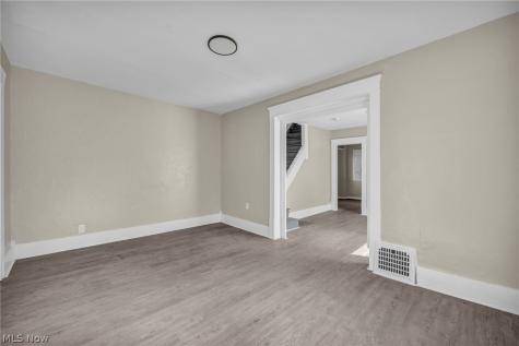 357 N Adams Street Akron OH 44304