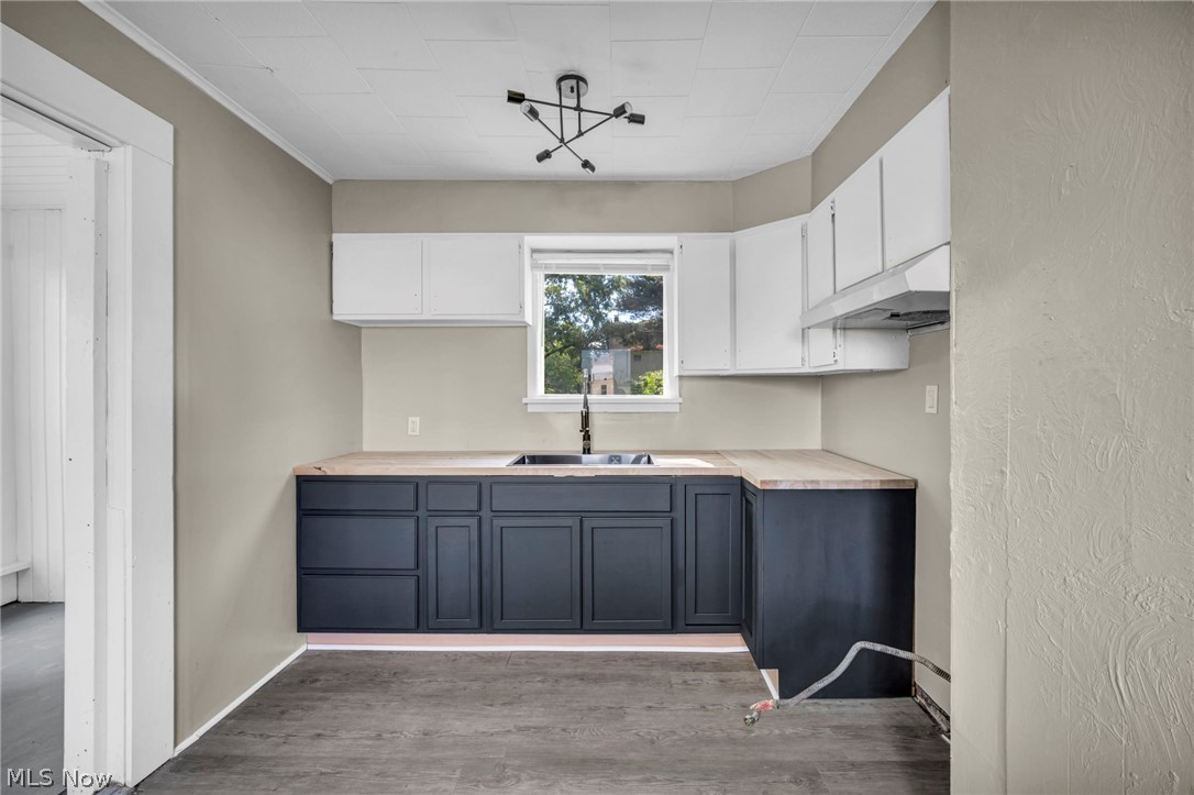 357 N Adams Street Akron OH 44304