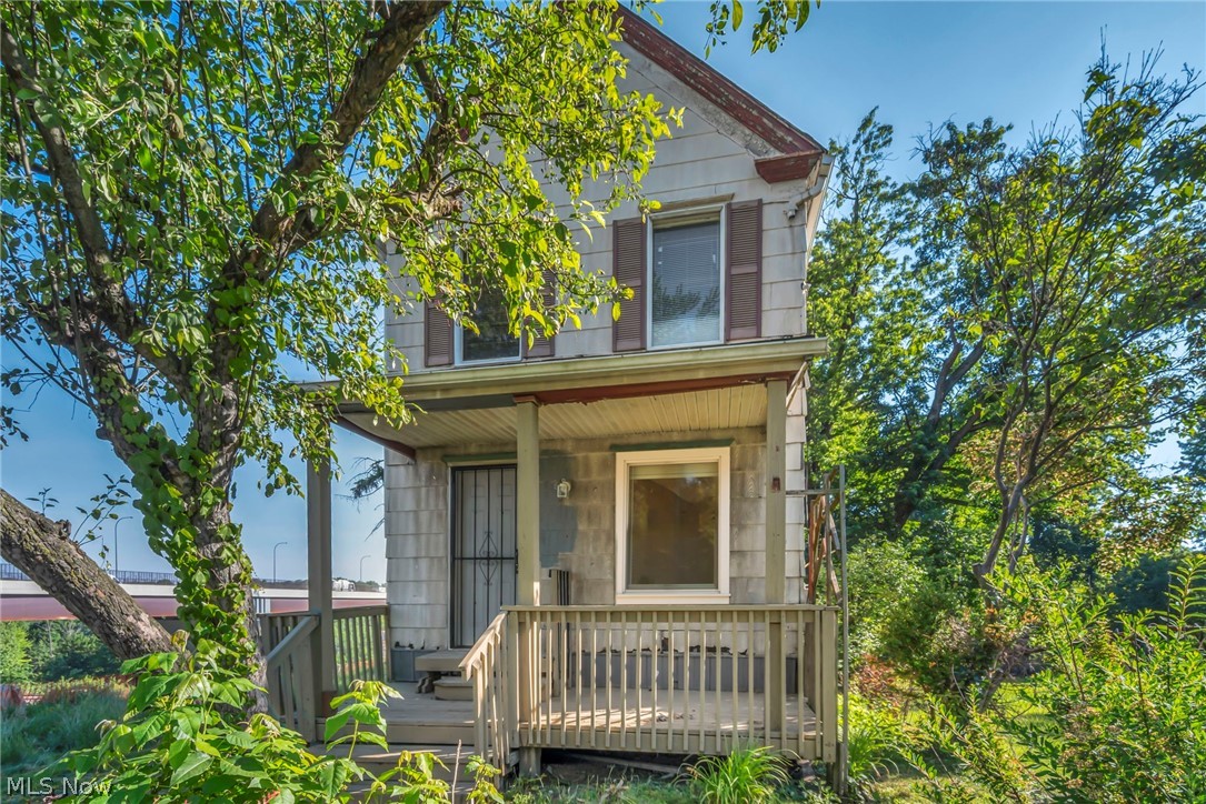 357 N Adams Street Akron OH 44304