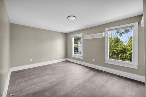 357 N Adams Street Akron OH 44304