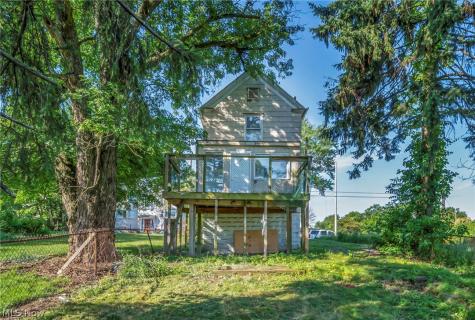 357 N Adams Street Akron OH 44304