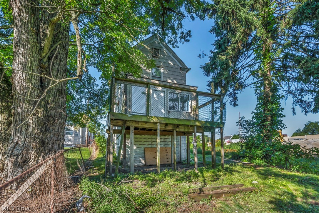 357 N Adams Street Akron OH 44304