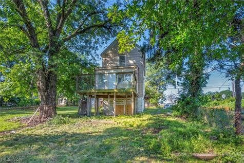 357 N Adams Street Akron OH 44304