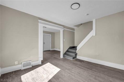 357 N Adams Street Akron OH 44304