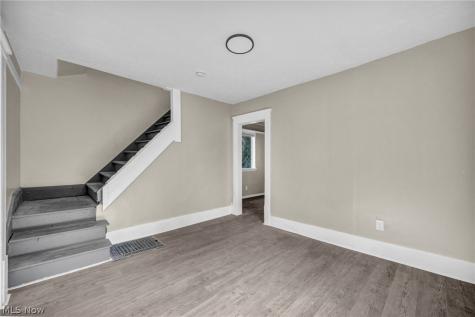 357 N Adams Street Akron OH 44304