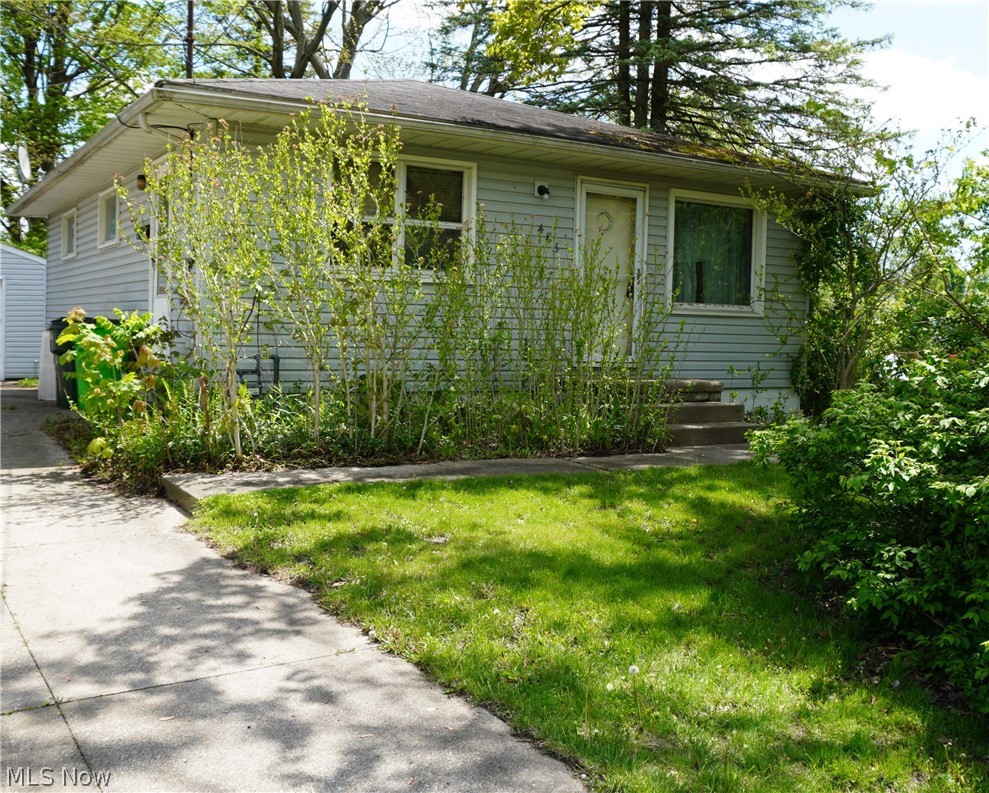 483 17th Street NW Barberton OH 44203