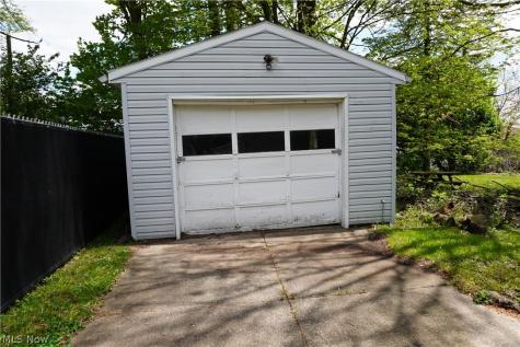 483 17th Street NW Barberton OH 44203