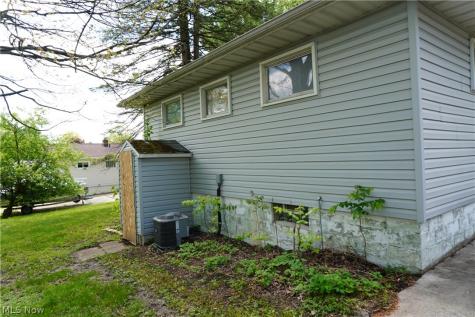 483 17th Street NW Barberton OH 44203
