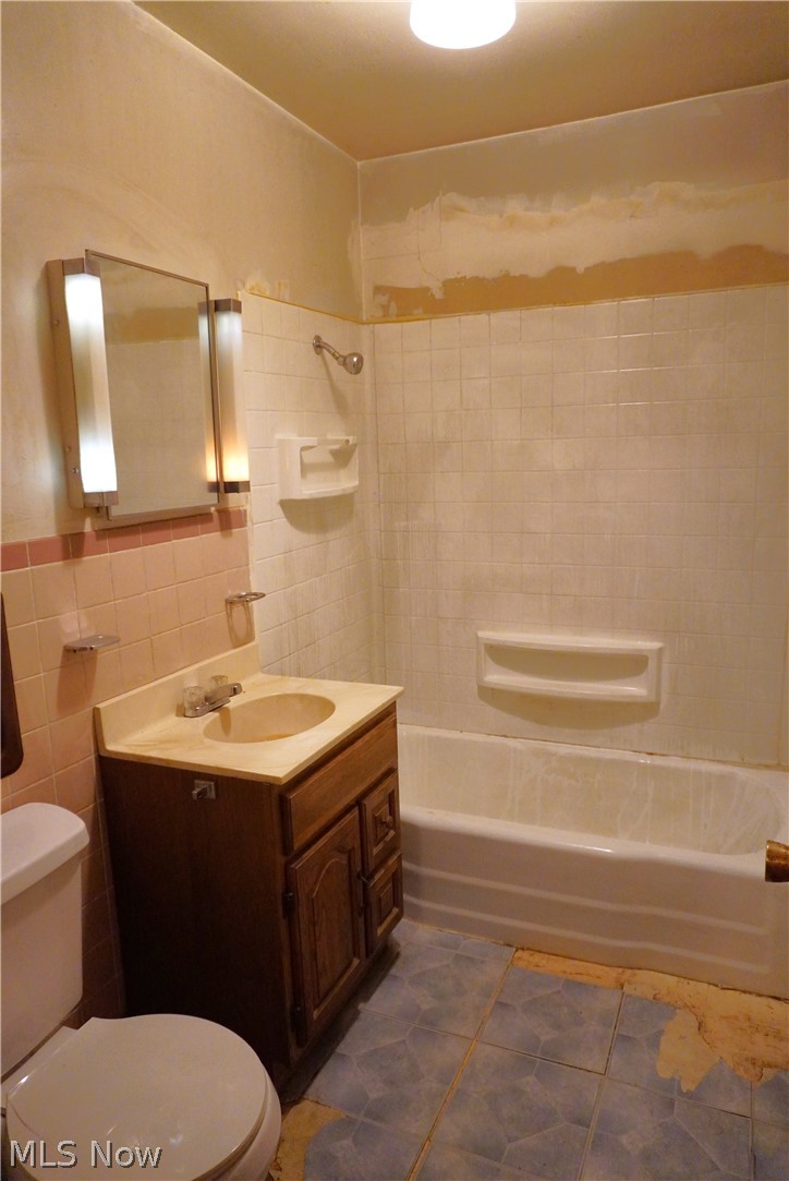 483 17th Street NW Barberton OH 44203