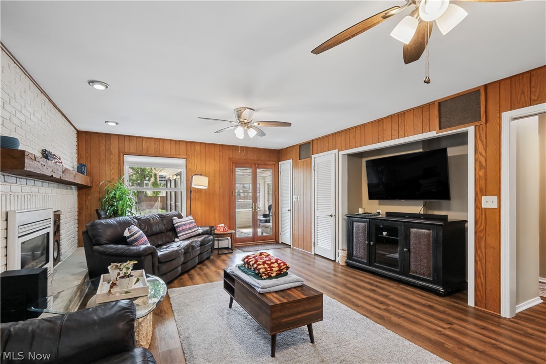 236 E 5th Avenue Berea OH 44017