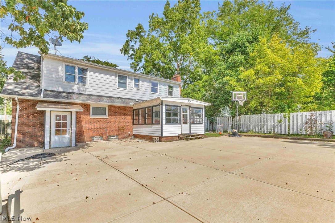 236 E 5th Avenue Berea OH 44017