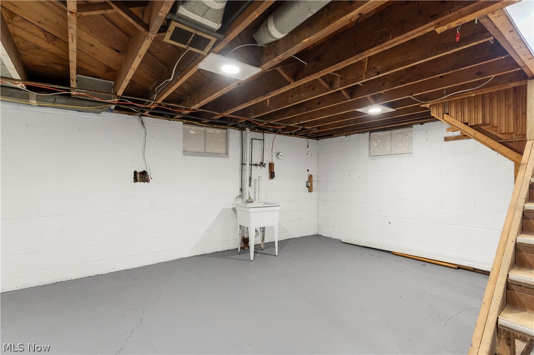 2526 Stocker Avenue Youngstown OH 44505