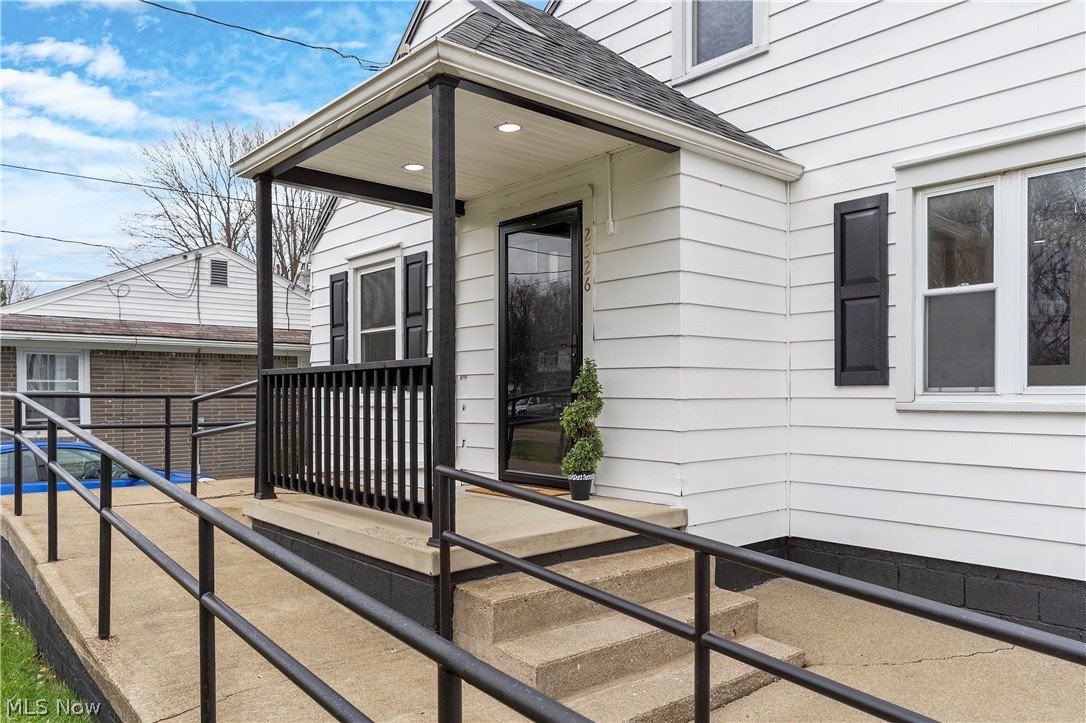 2526 Stocker Avenue Youngstown OH 44505