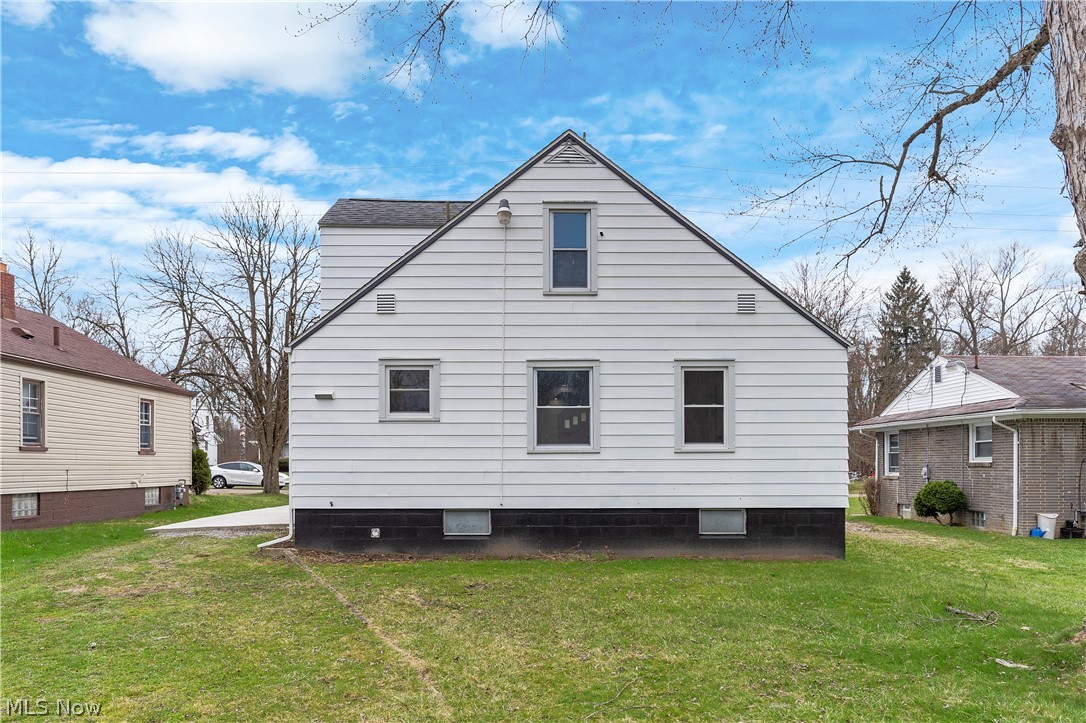 2526 Stocker Avenue Youngstown OH 44505