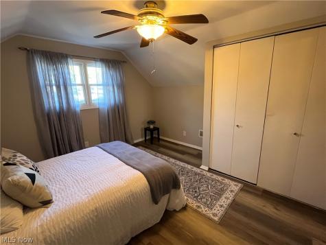 877 Burbank Avenue Akron OH 44305