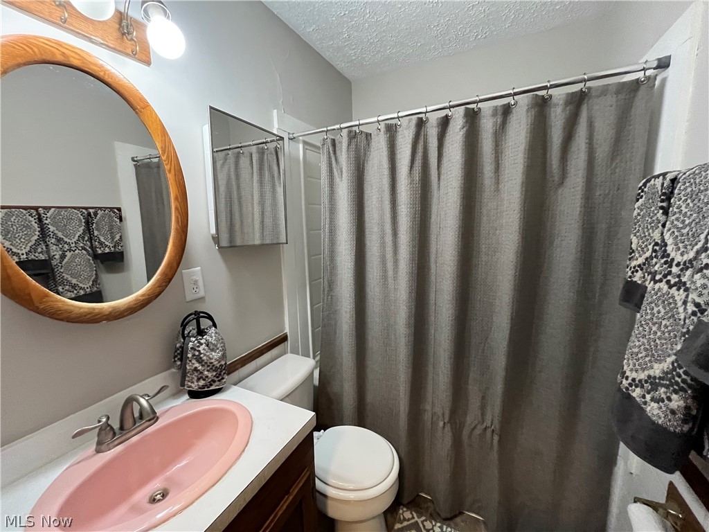 877 Burbank Avenue Akron OH 44305