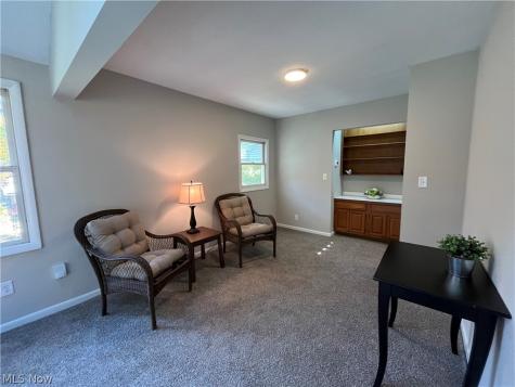 877 Burbank Avenue Akron OH 44305