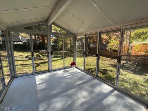 877 Burbank Avenue Akron OH 44305