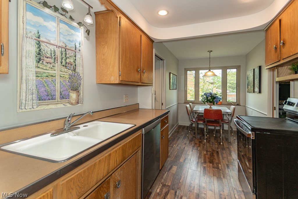 565 Bassett Road Bay Village OH 44140