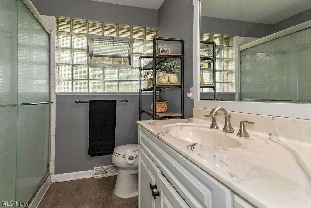 565 Bassett Road Bay Village OH 44140
